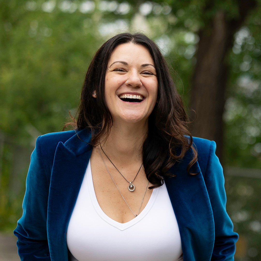 Sarah Hanson author photo