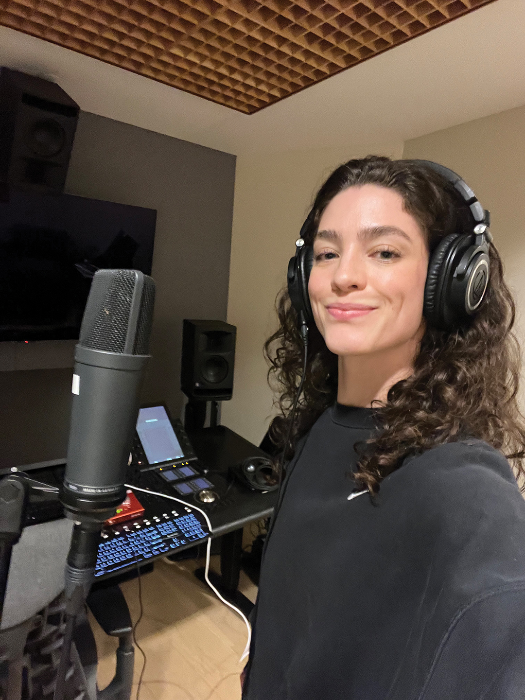 Recently, Taylor Sieve was in Seth MacFarlane’s show Ted as a talking, moving statue. “I had never worked with so many prosthetics in my life,” she says. “To be sat in a makeup chair for hours on end, that was a really cool experience.” Here, she is seen recording her lines.
