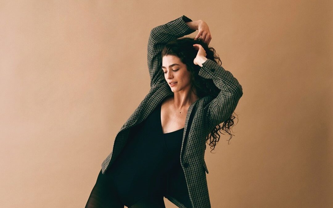 Behind the Curtain With Taylor Sieve
